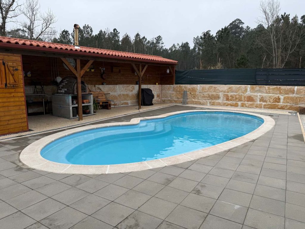 Abri de Piscine Teide à Satarem, Portugal : Une œuvre d’élégance et de sérénité 1 Abris-Pisicne-Satarem-Portugal_1