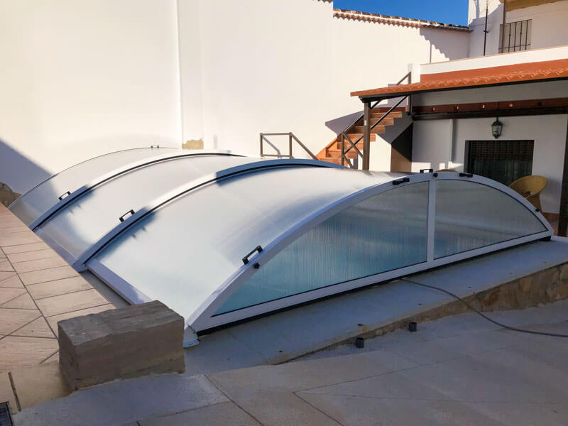 Instalación de una cubierta para piscina en Huelva