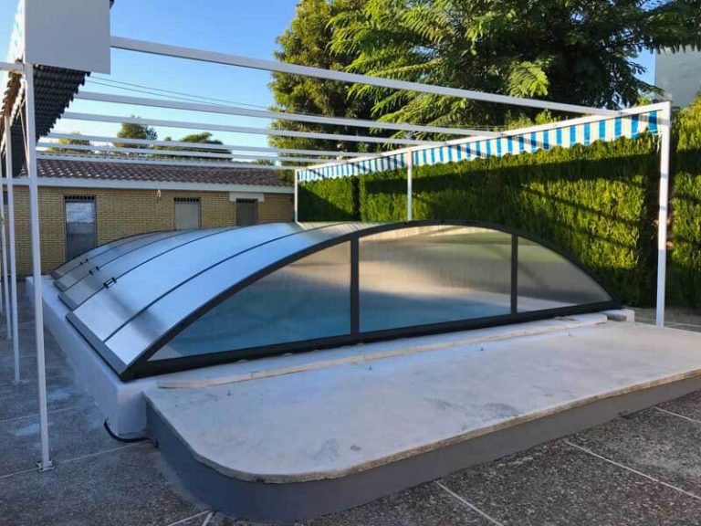 Instalación de una cubierta de piscina en Sevilla