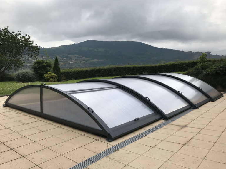 Cubierta Teide: Cerramientos de piscina baja y telescópica en Asturias - Gijón exterior lateral