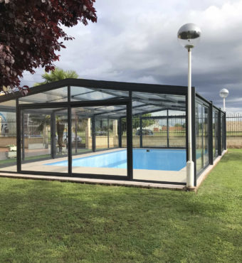 Cubierta Vulcano: Cerramiento policarbonato alto y fijo para piscina en León exterior
