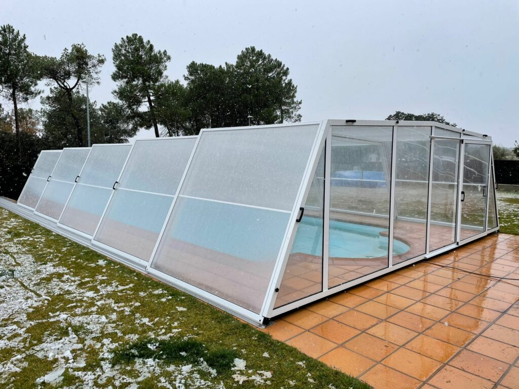 cubierta de policarbonato para proteger la piscina de la nieve y del hielo en invierno